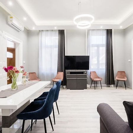 Prime Star Deak Ter Modern Luxury Apartments บูดาเปสต์ ภายนอก รูปภาพ